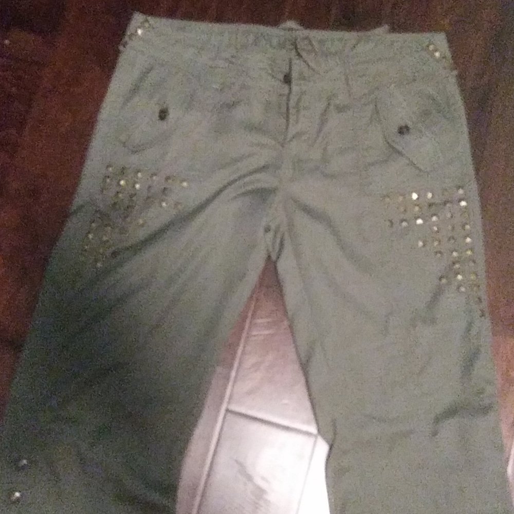 Rue 21 women's pants size 11/12 color green